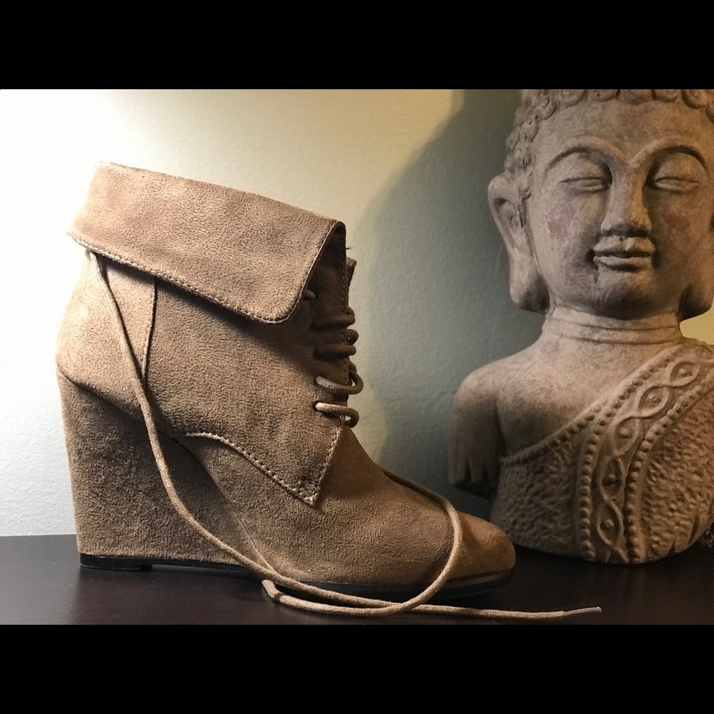 Fioni Women’s wedge US size 8